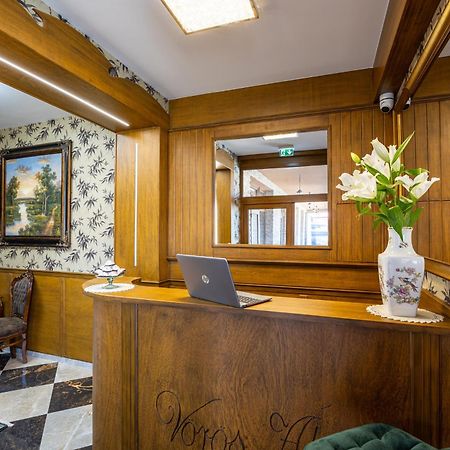 Bed and Breakfast Voeroes Alom Panzio Tiszakécske Exterior foto
