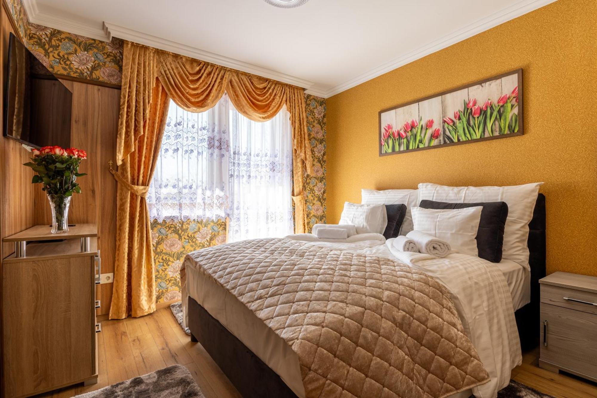 Bed and Breakfast Voeroes Alom Panzio Tiszakécske Exterior foto