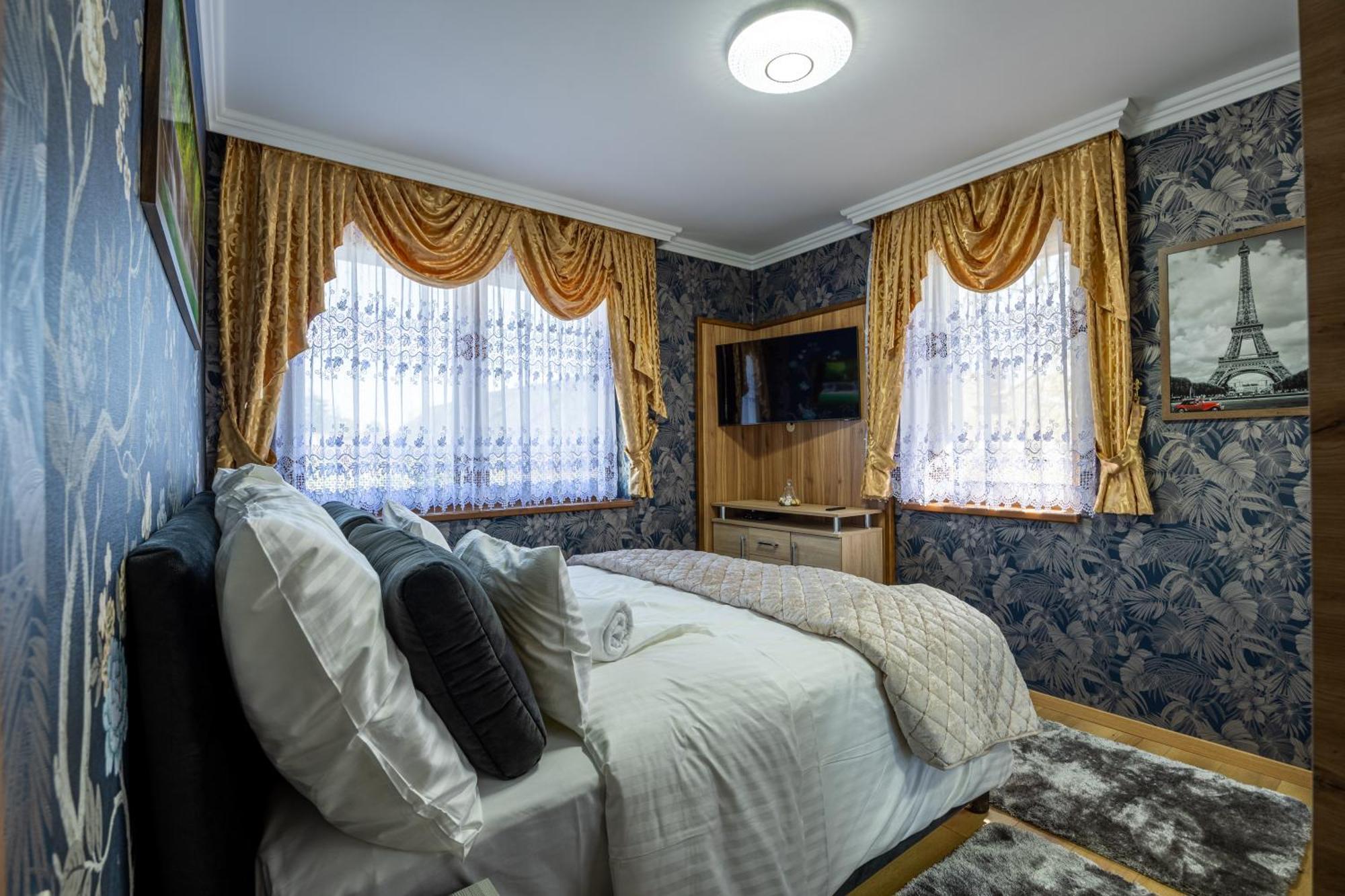 Bed and Breakfast Voeroes Alom Panzio Tiszakécske Exterior foto