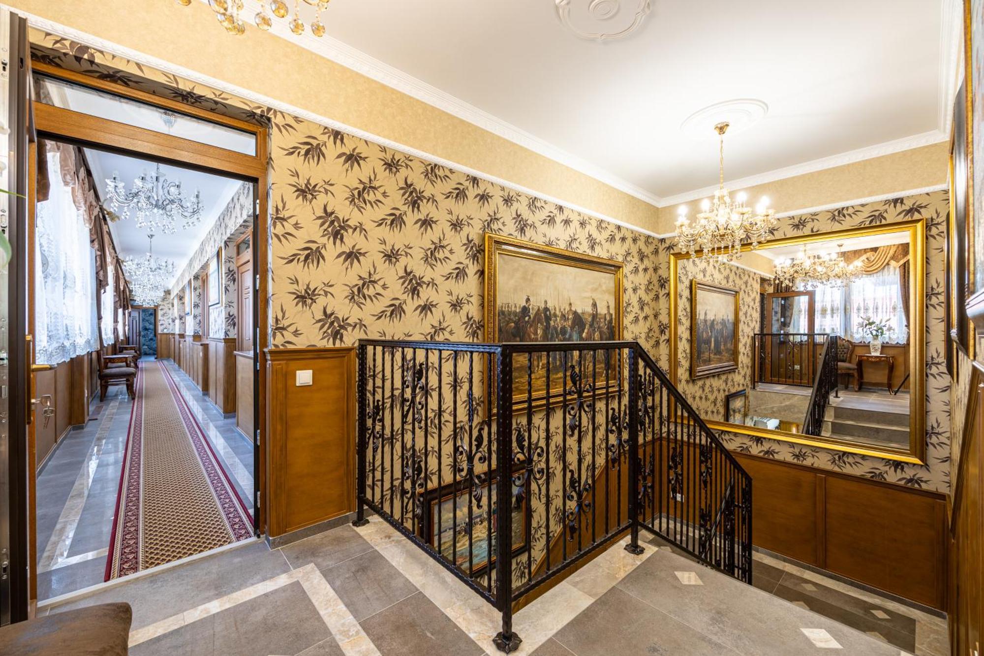 Bed and Breakfast Voeroes Alom Panzio Tiszakécske Exterior foto
