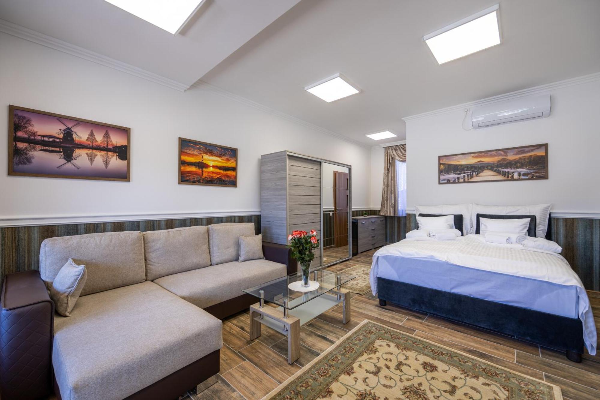 Bed and Breakfast Voeroes Alom Panzio Tiszakécske Exterior foto